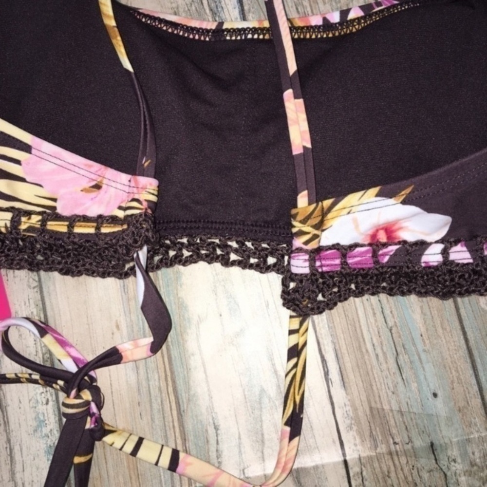Xhilaration Black Floral Bikini Top Crochet Trim Bralette Tropical Swim - Picture 5 of 6